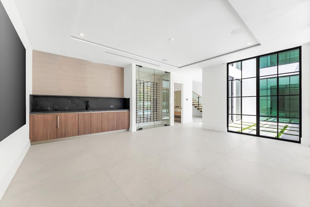 880 NE 3rd Avenue, Boca Raton, FL 33432 Photo