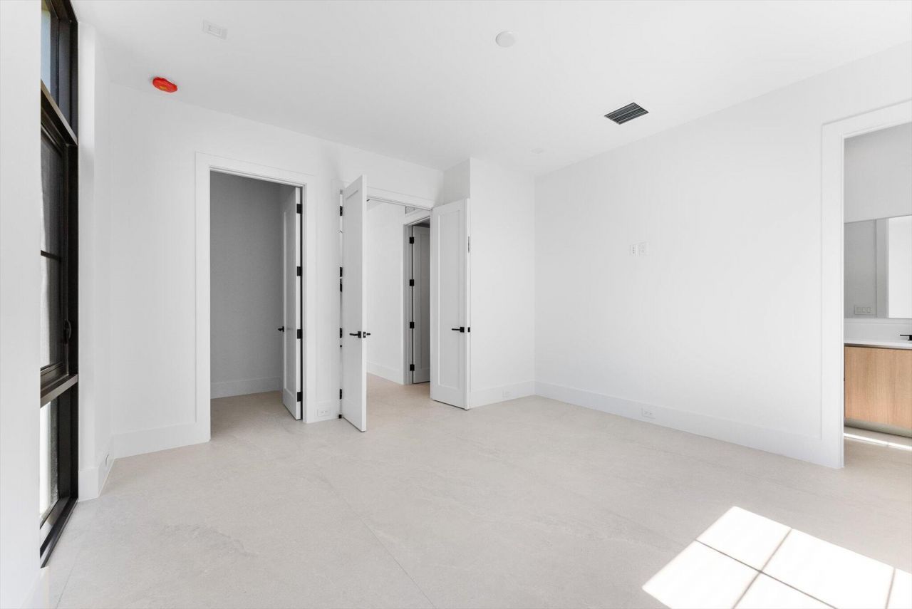 880 NE 3rd Avenue, Boca Raton, FL 33432 Photo