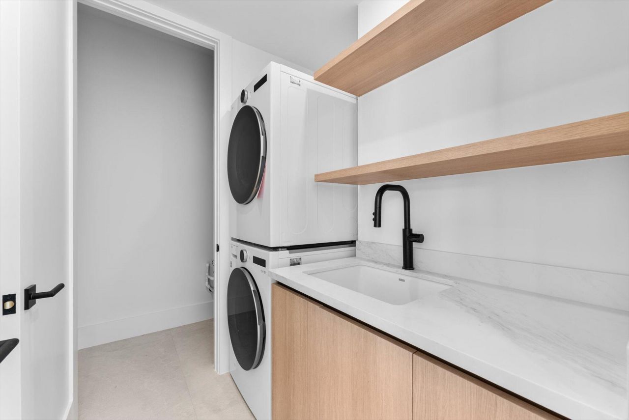 880 NE 3rd Avenue, Boca Raton, FL 33432 Photo