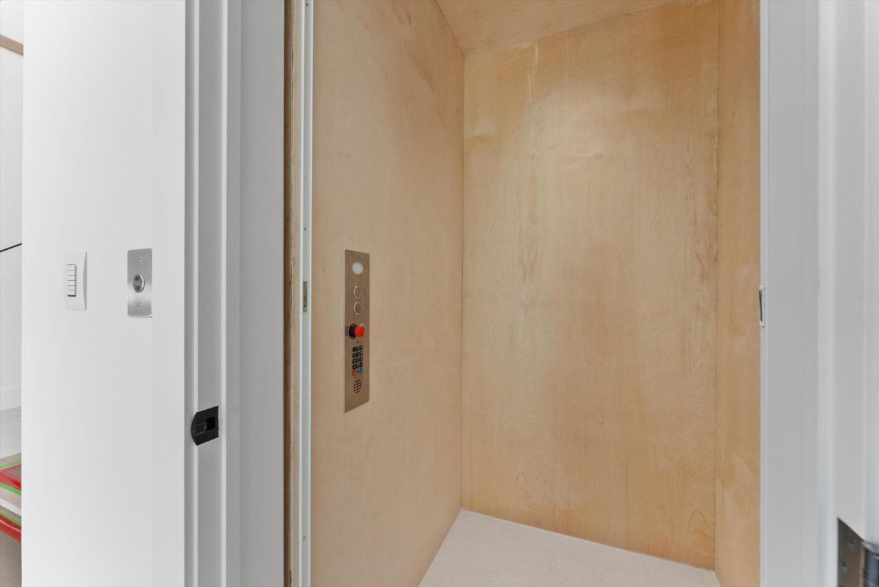 880 NE 3rd Avenue, Boca Raton, FL 33432 Photo