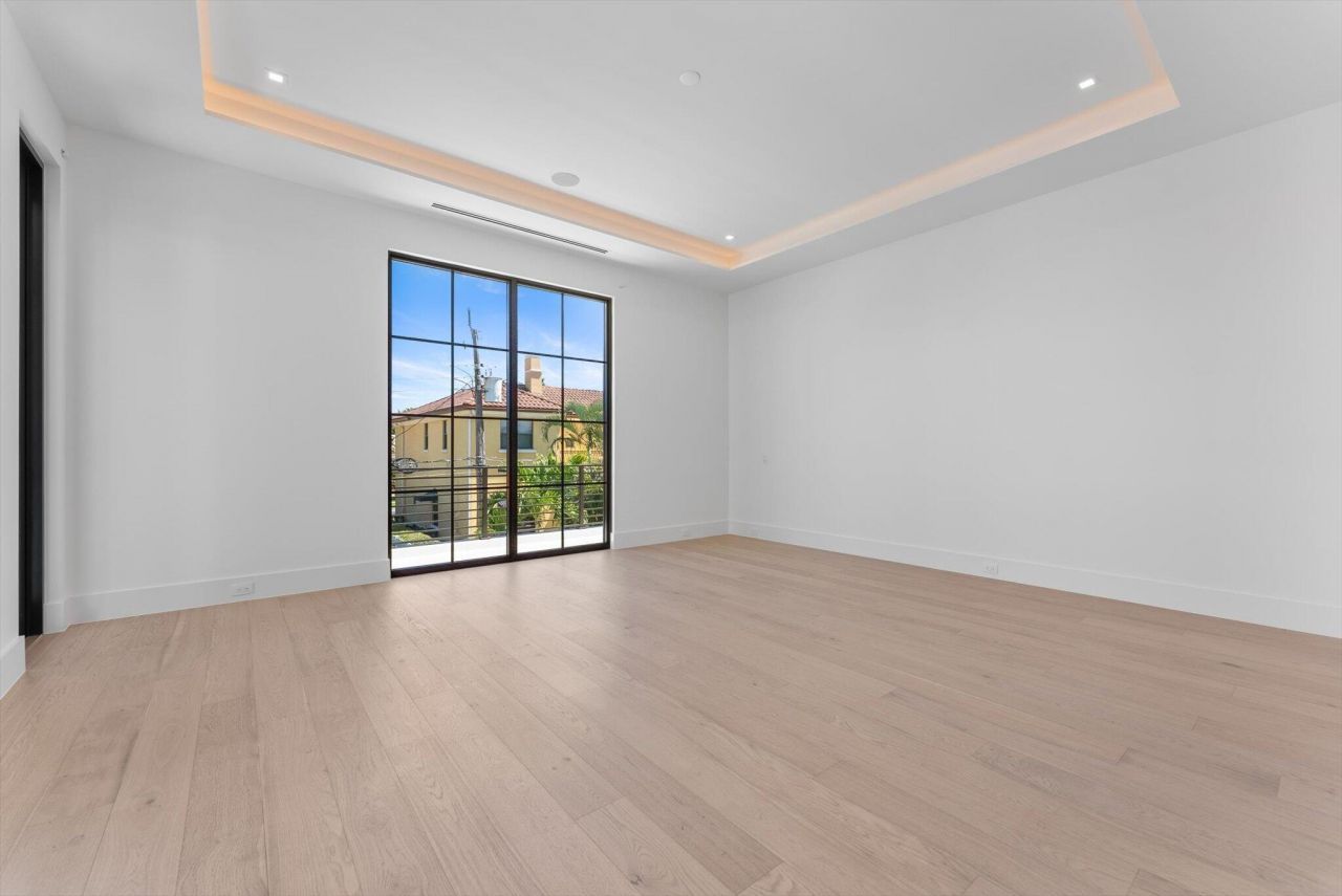 880 NE 3rd Avenue, Boca Raton, FL 33432 Photo