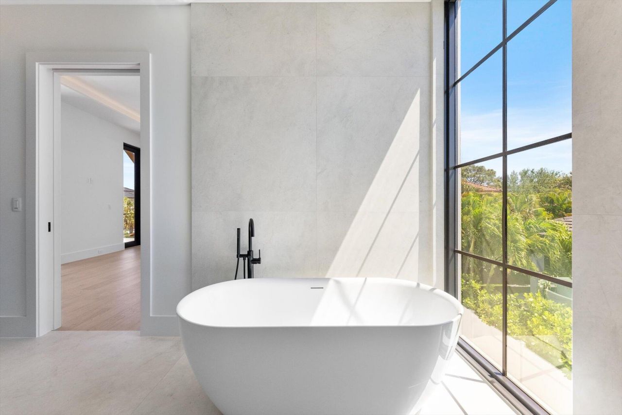 880 NE 3rd Avenue, Boca Raton, FL 33432 Photo