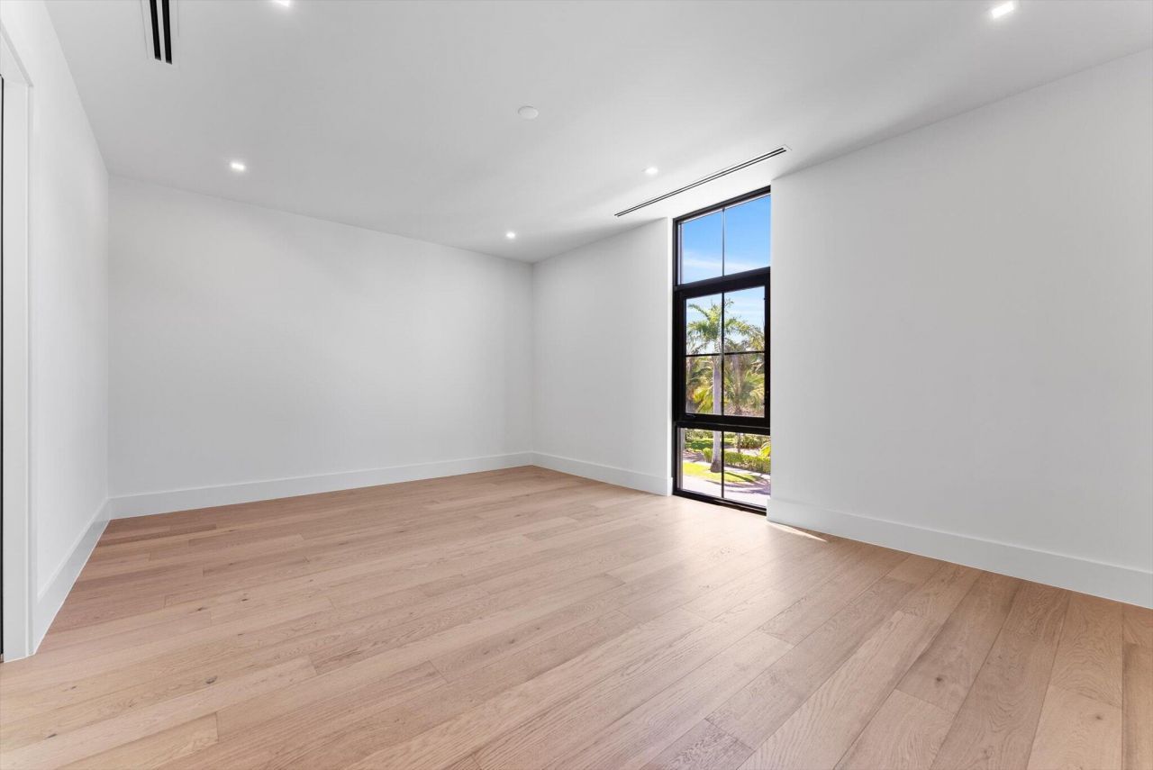 880 NE 3rd Avenue, Boca Raton, FL 33432 Photo