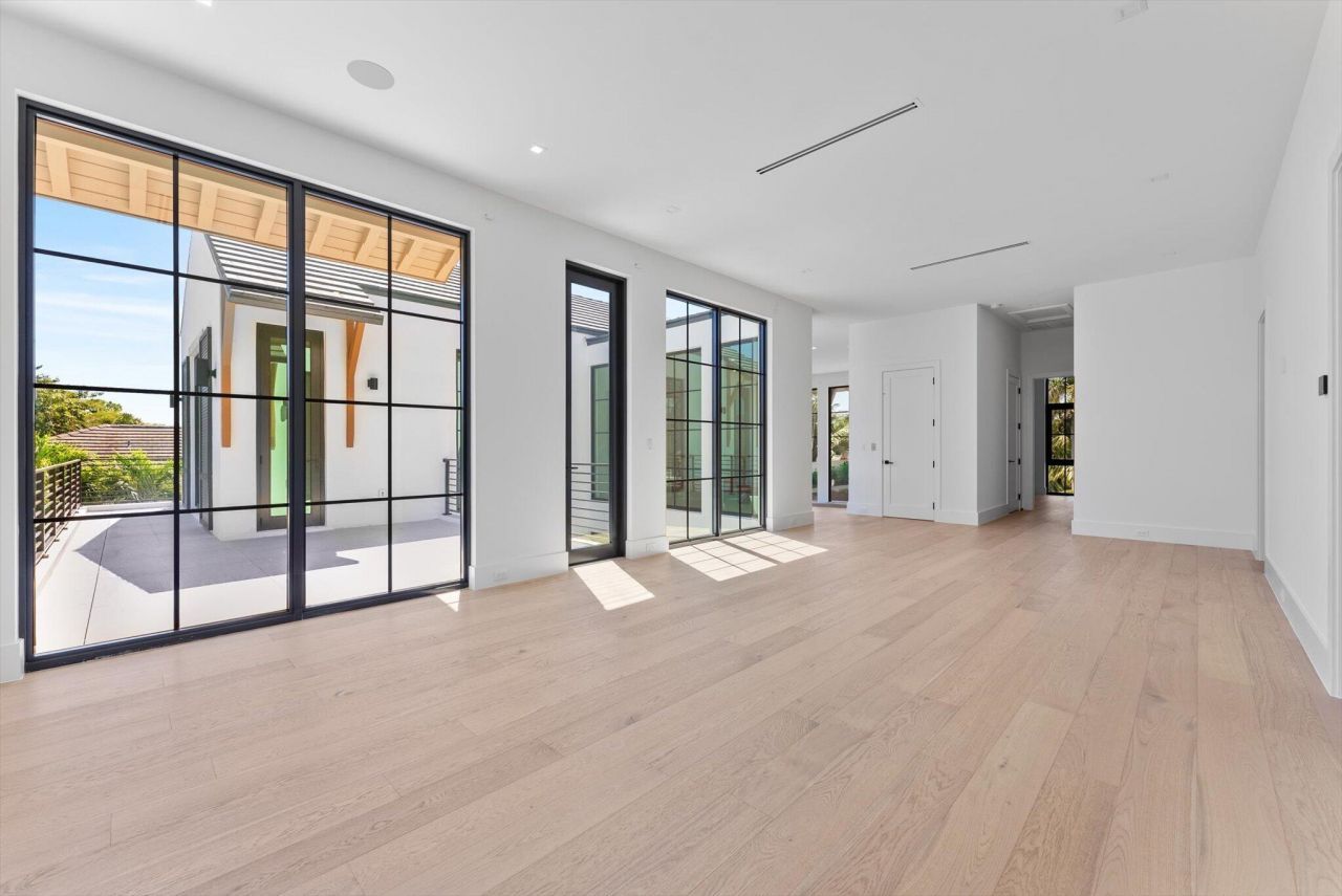 880 NE 3rd Avenue, Boca Raton, FL 33432 Photo