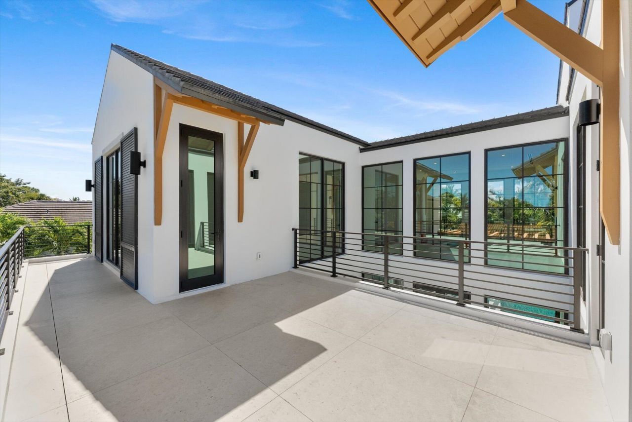 880 NE 3rd Avenue, Boca Raton, FL 33432 Photo