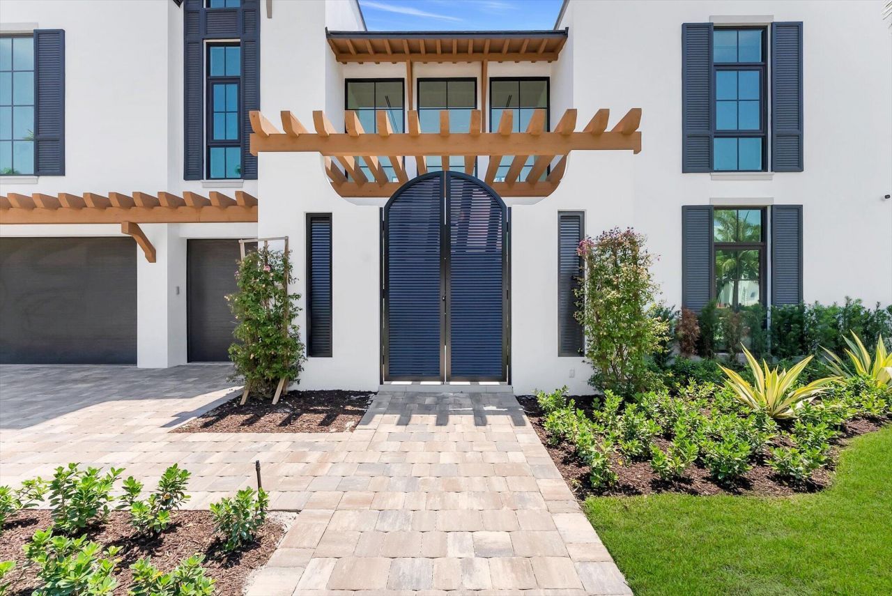 880 NE 3rd Avenue, Boca Raton, FL 33432 Photo