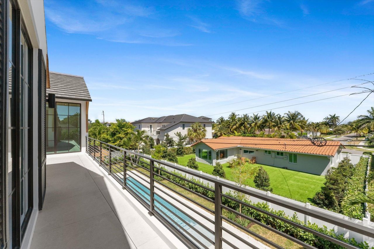 880 NE 3rd Avenue, Boca Raton, FL 33432 Photo