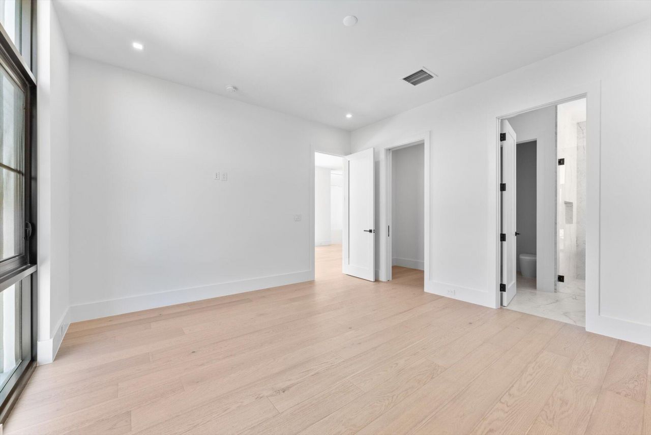 880 NE 3rd Avenue, Boca Raton, FL 33432 Photo