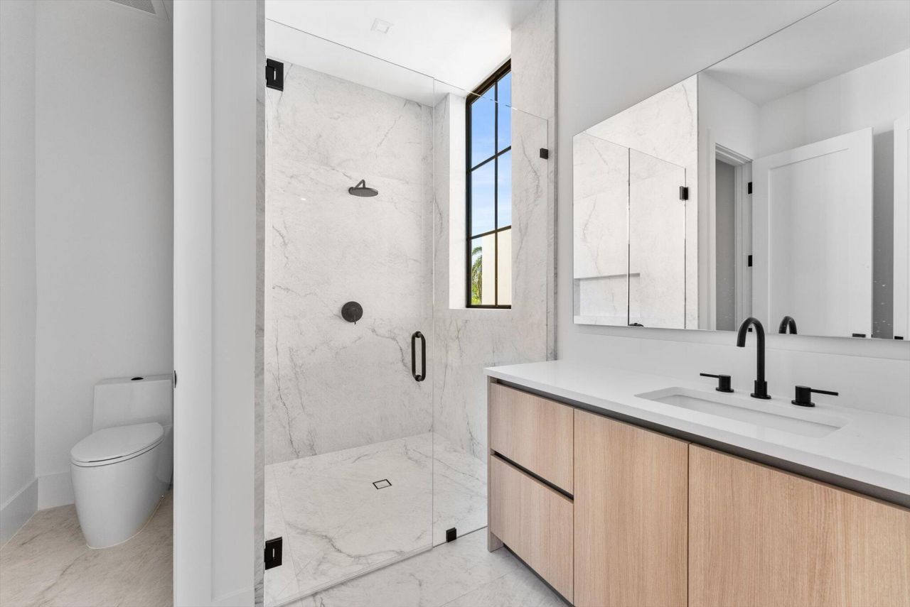 880 NE 3rd Avenue, Boca Raton, FL 33432 Photo