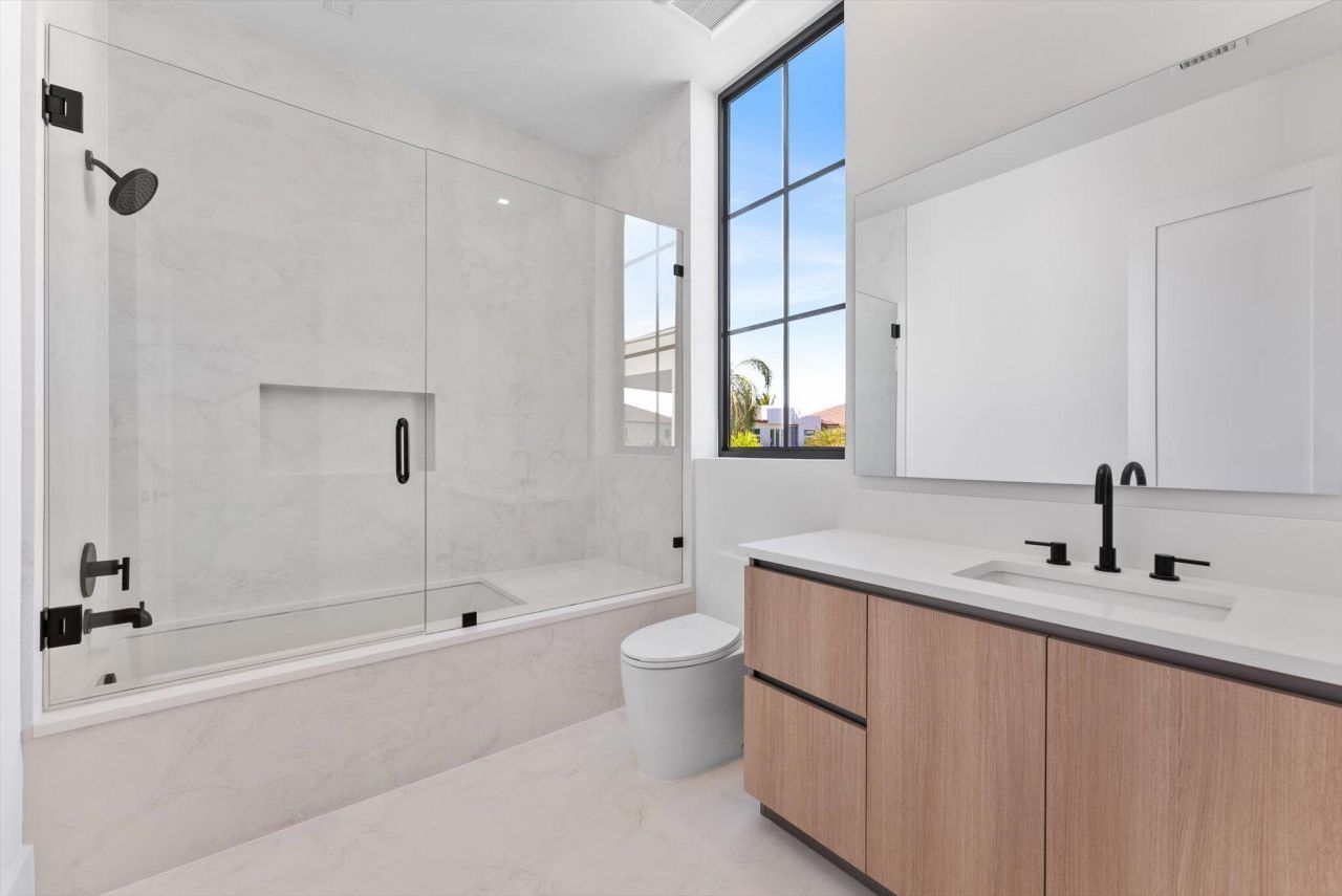 880 NE 3rd Avenue, Boca Raton, FL 33432 Photo