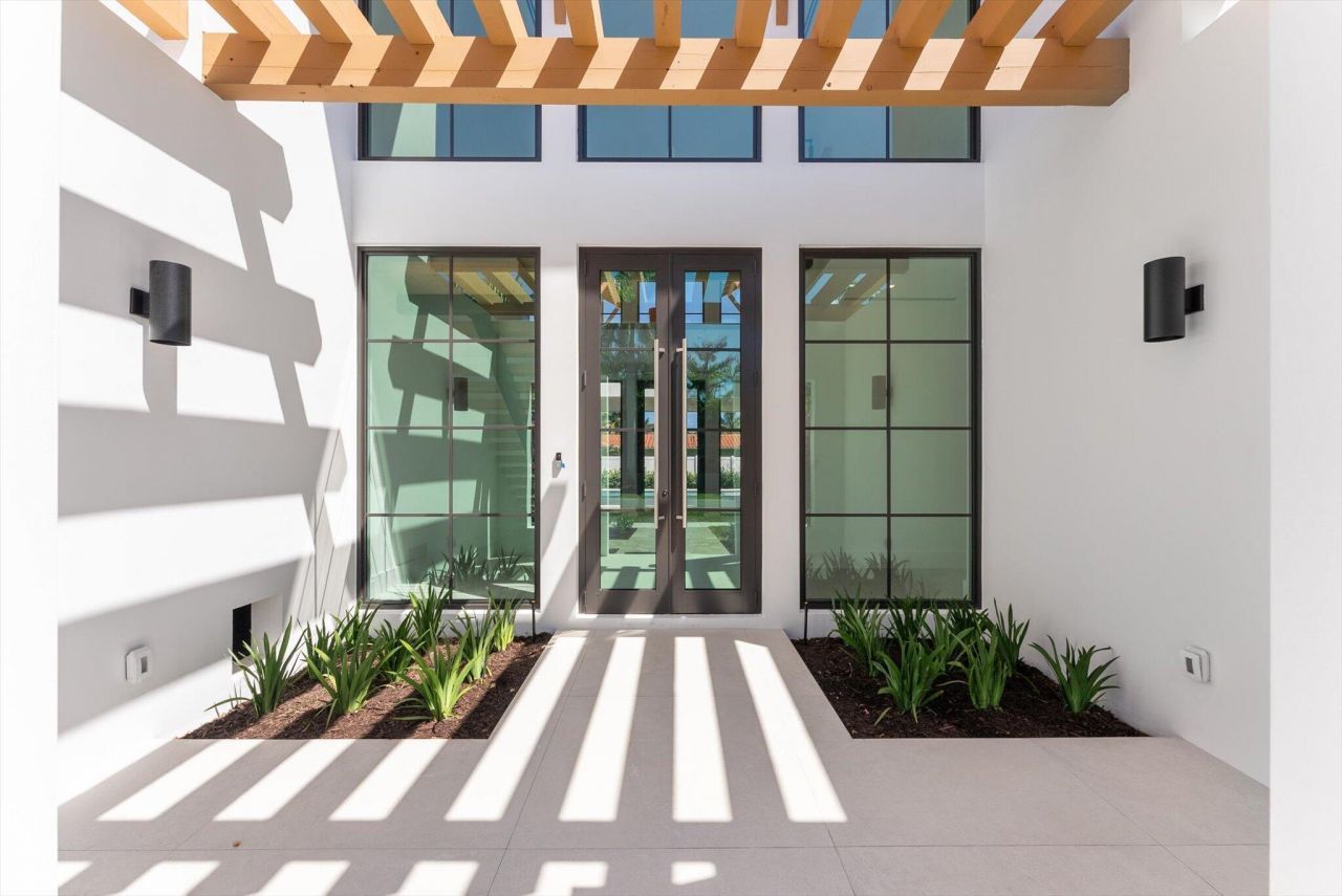 880 NE 3rd Avenue, Boca Raton, FL 33432 Photo