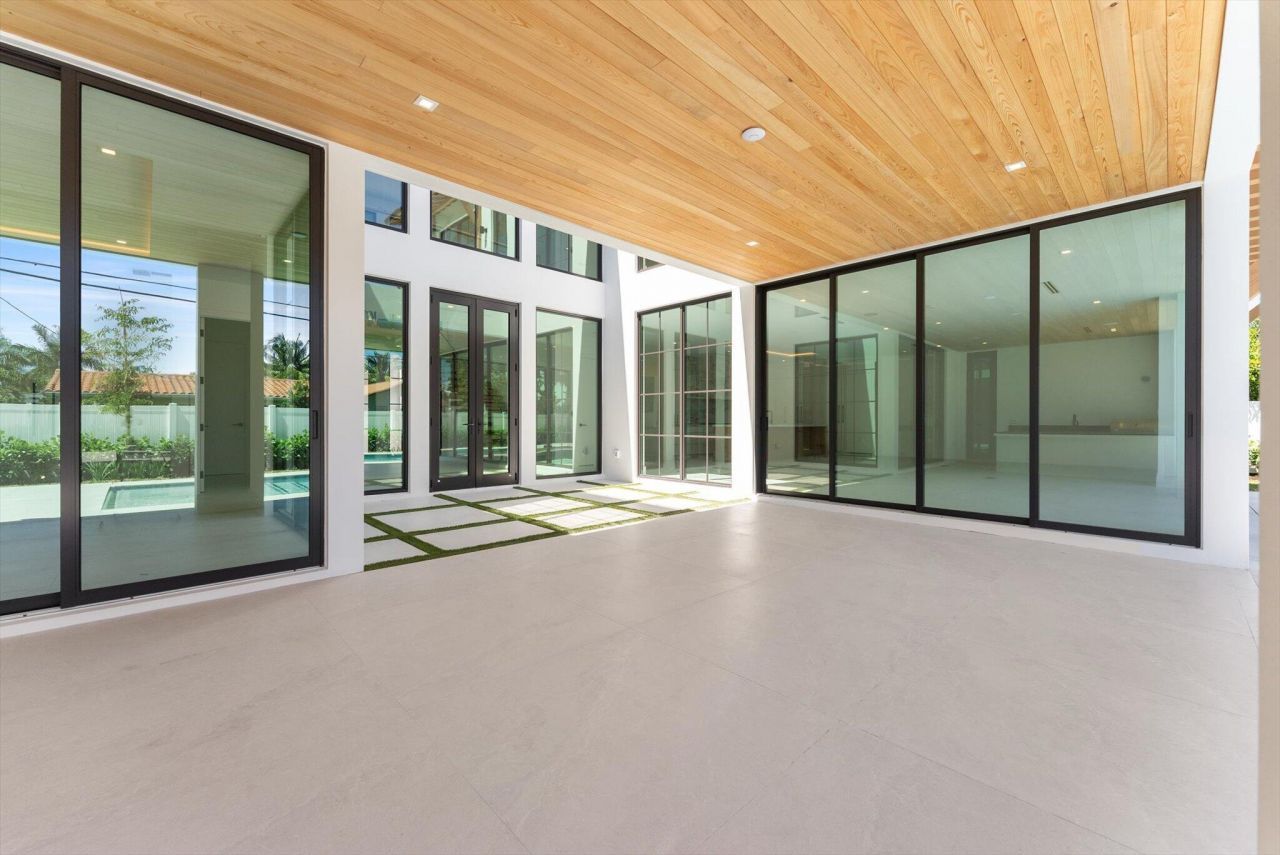 880 NE 3rd Avenue, Boca Raton, FL 33432 Photo