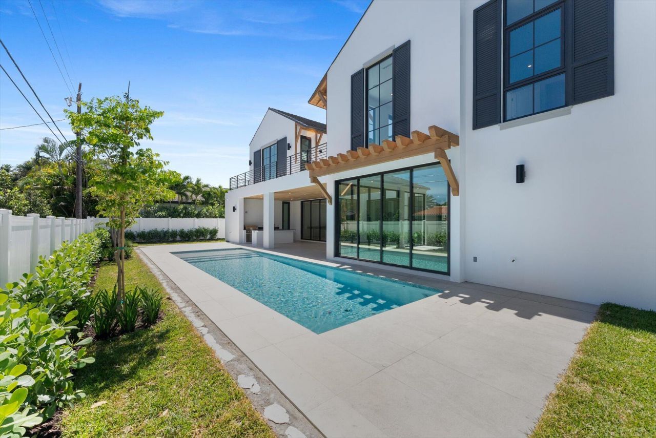 880 NE 3rd Avenue, Boca Raton, FL 33432 Photo