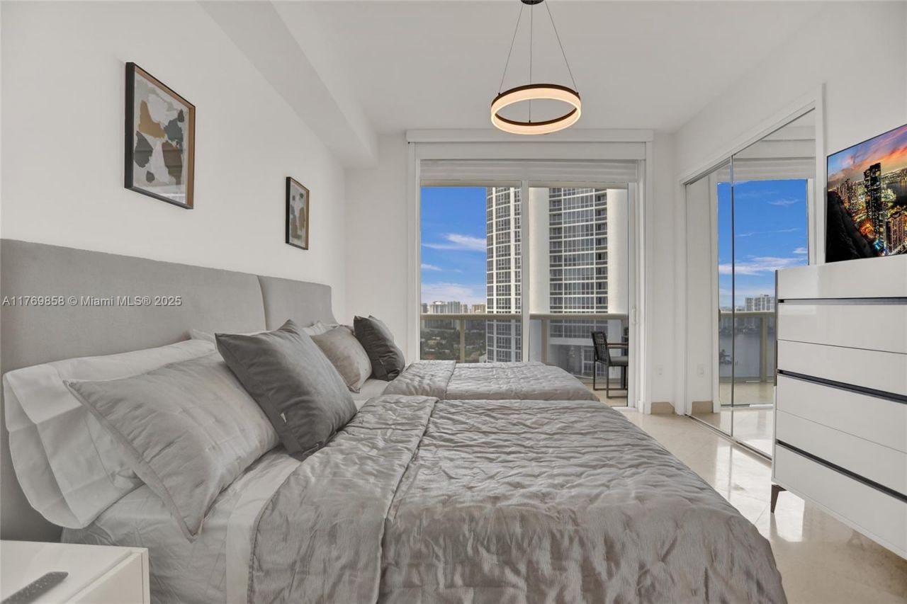 18101 Collins Ave, Unit 3504, Sunny Isles Beach, FL 33160 Photo