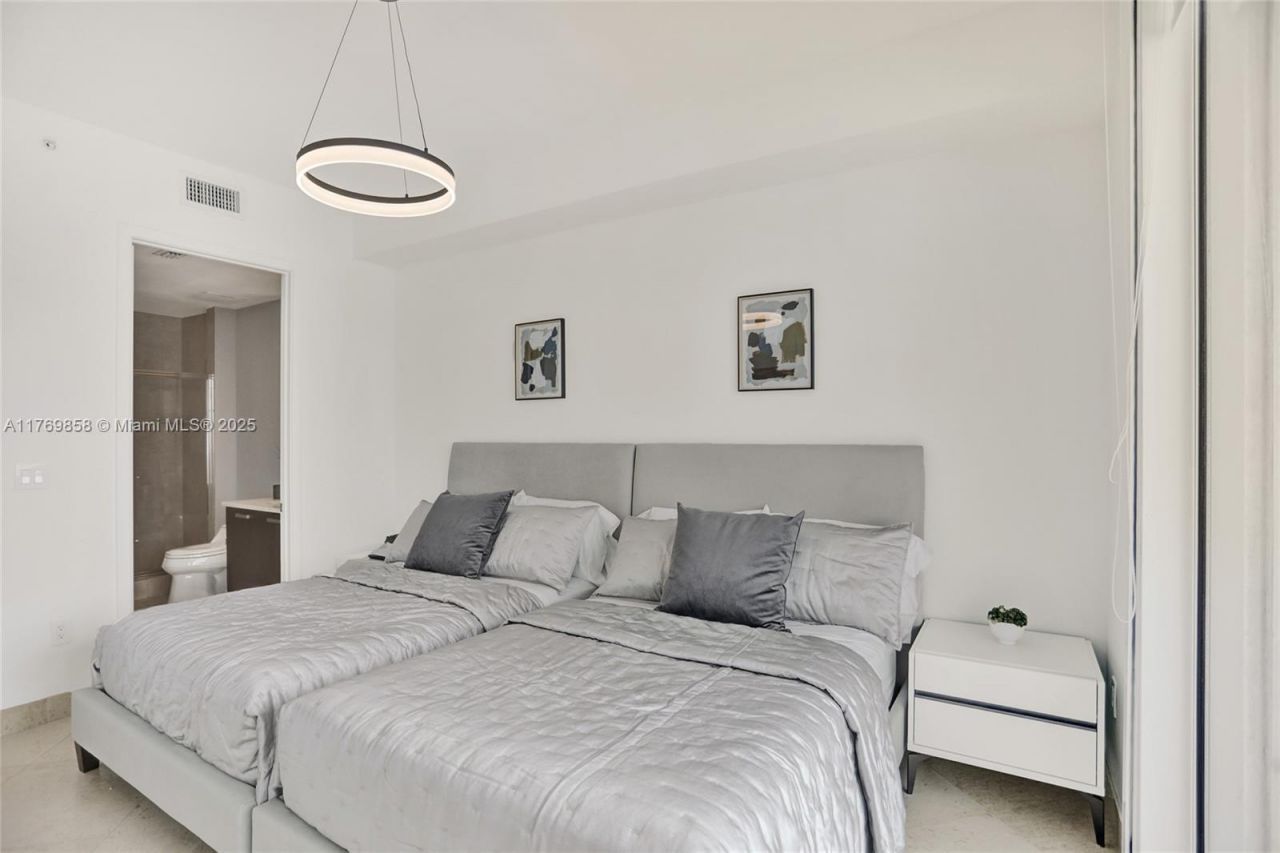 18101 Collins Ave, Unit 3504, Sunny Isles Beach, FL 33160 Photo