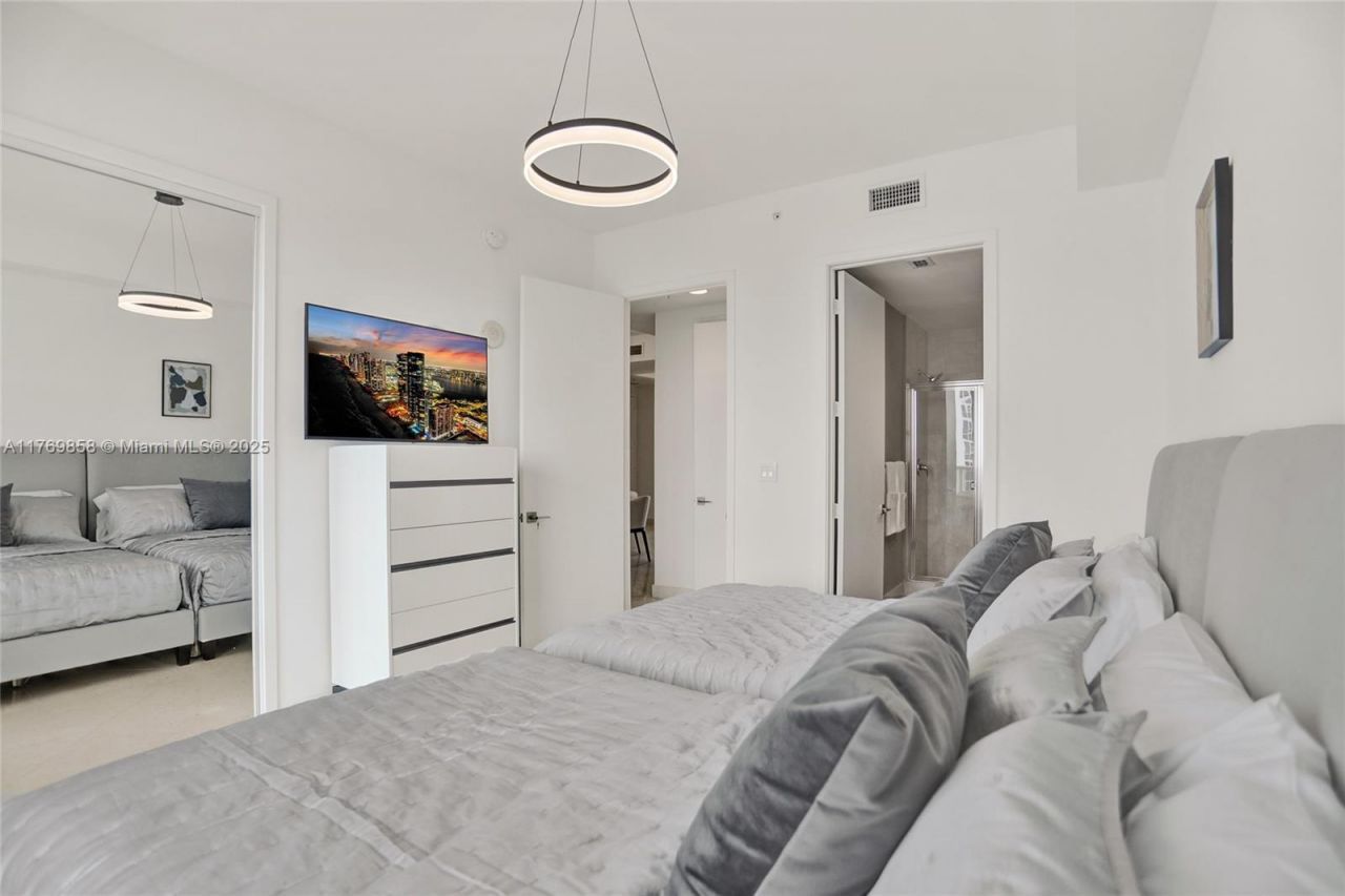 18101 Collins Ave, Unit 3504, Sunny Isles Beach, FL 33160 Photo