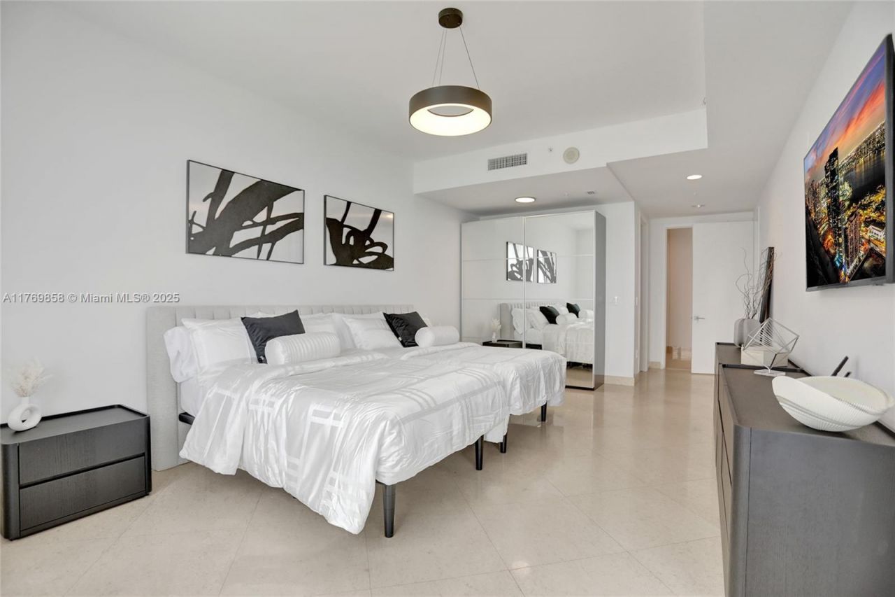 18101 Collins Ave, Unit 3504, Sunny Isles Beach, FL 33160 Photo
