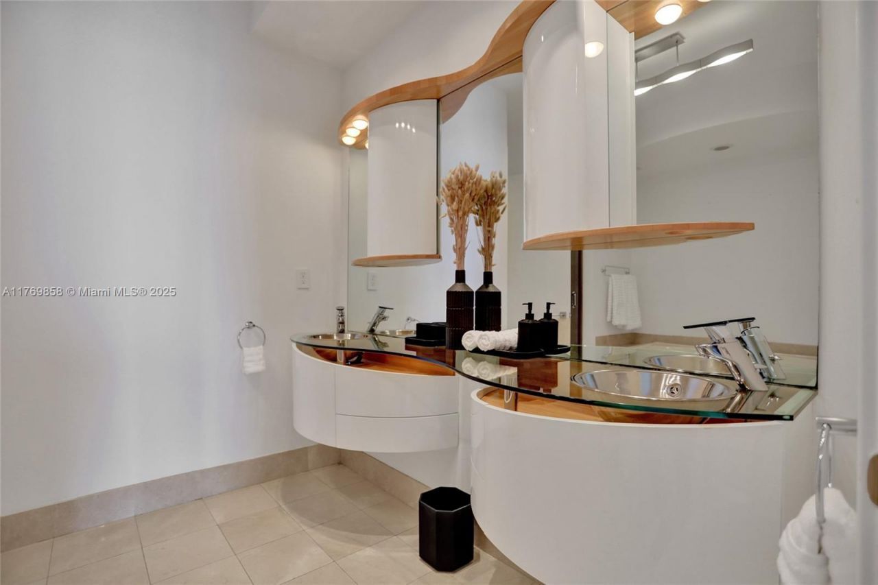 18101 Collins Ave, Unit 3504, Sunny Isles Beach, FL 33160 Photo