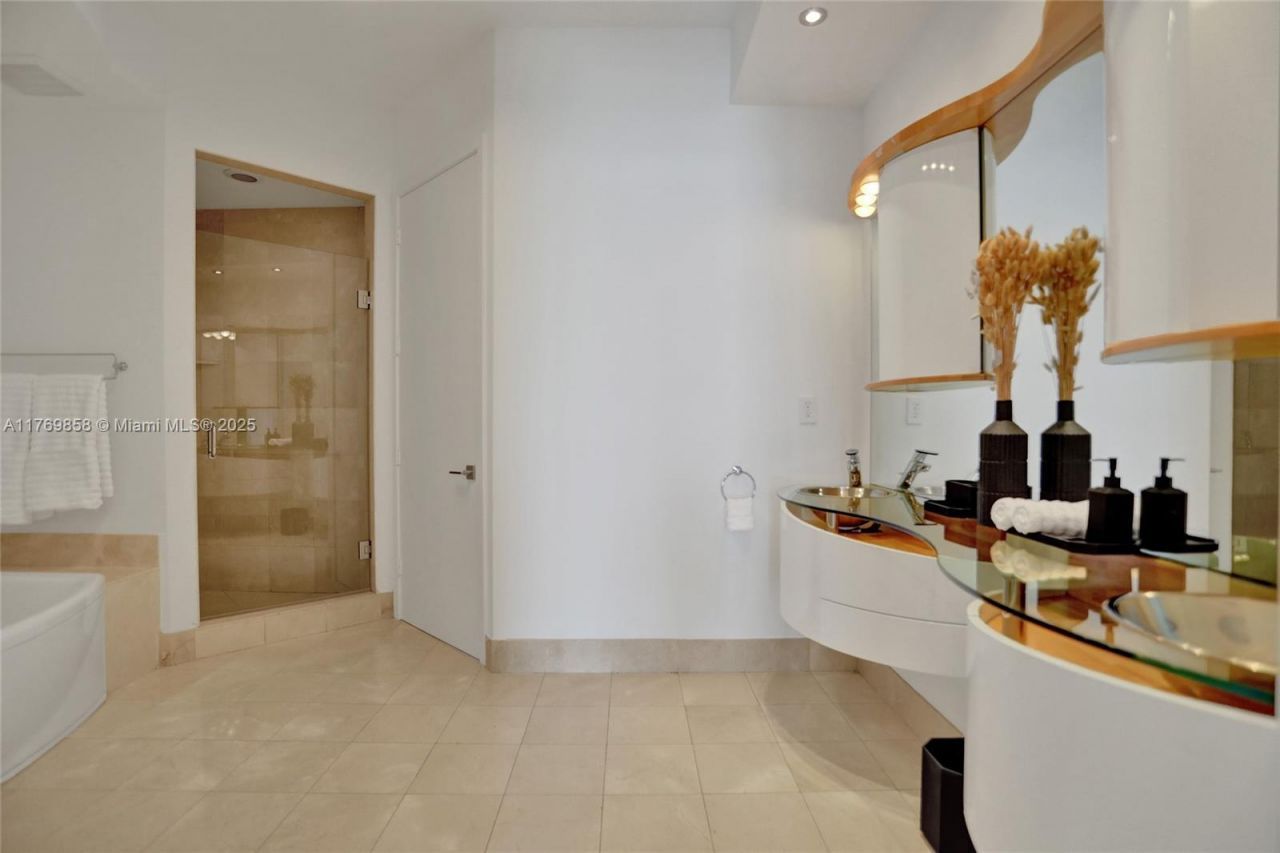 18101 Collins Ave, Unit 3504, Sunny Isles Beach, FL 33160 Photo