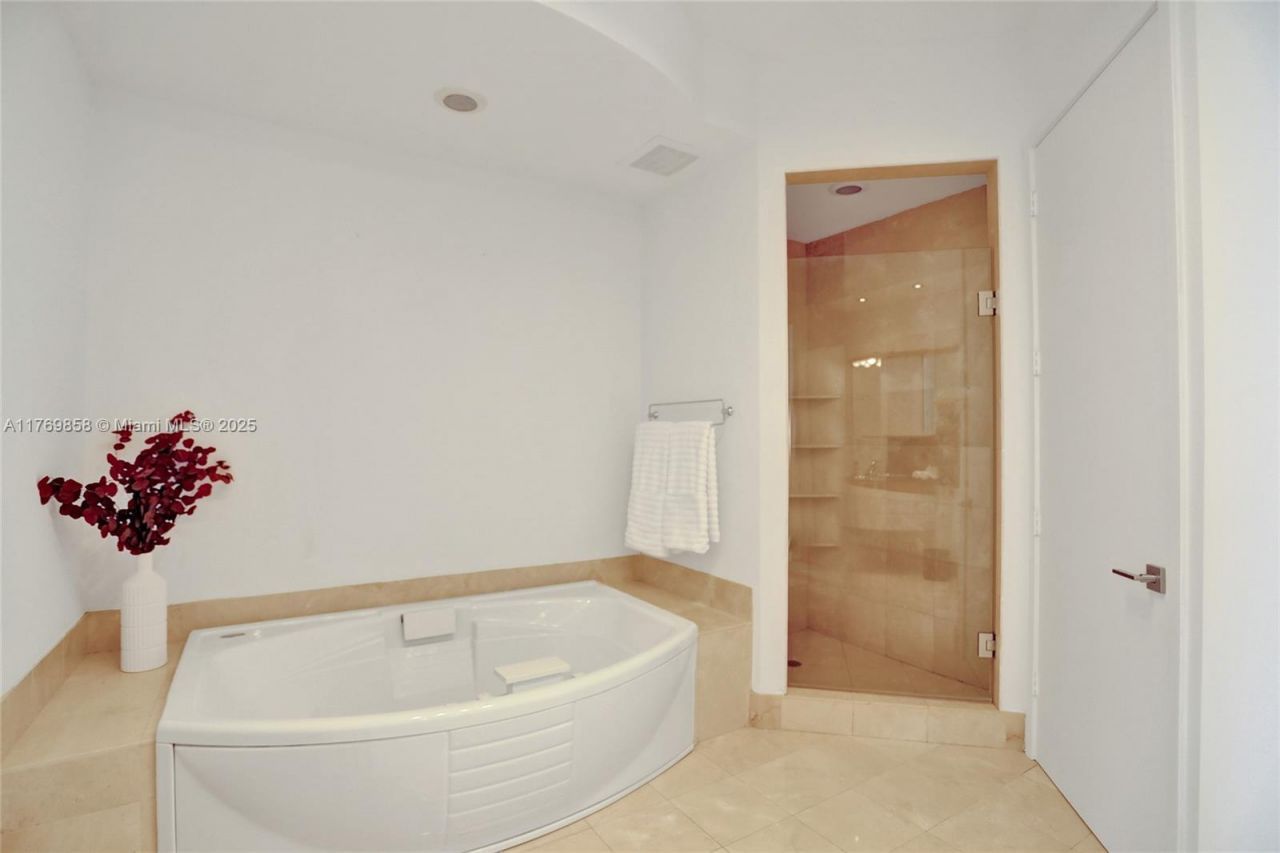 18101 Collins Ave, Unit 3504, Sunny Isles Beach, FL 33160 Photo