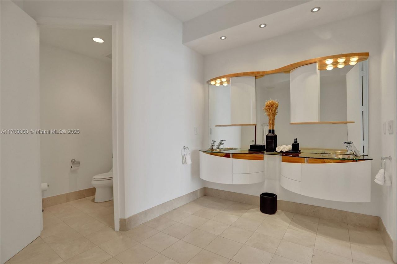 18101 Collins Ave, Unit 3504, Sunny Isles Beach, FL 33160 Photo
