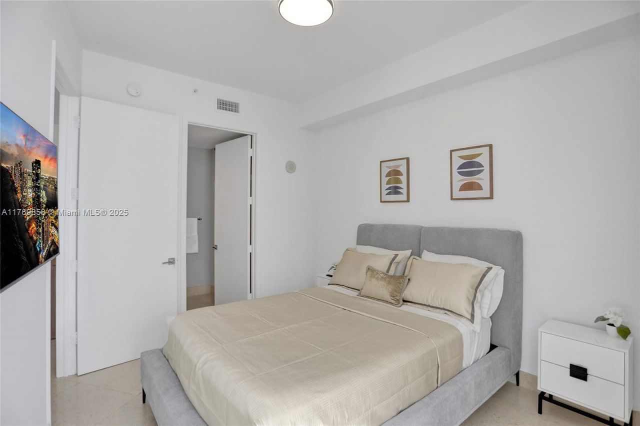 18101 Collins Ave, Unit 3504, Sunny Isles Beach, FL 33160 Photo