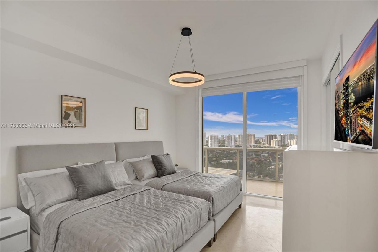 18101 Collins Ave, Unit 3504, Sunny Isles Beach, FL 33160 Photo