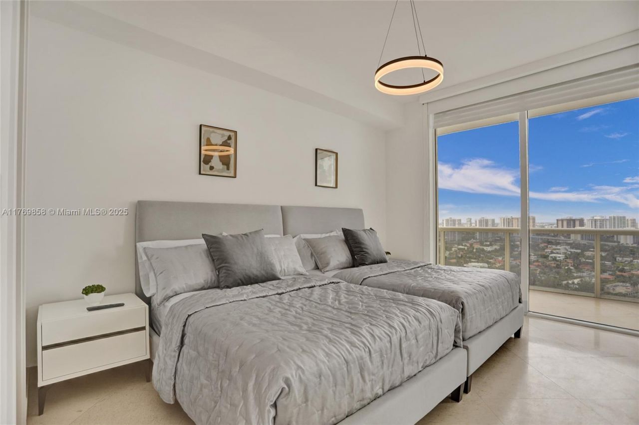 18101 Collins Ave, Unit 3504, Sunny Isles Beach, FL 33160 Photo