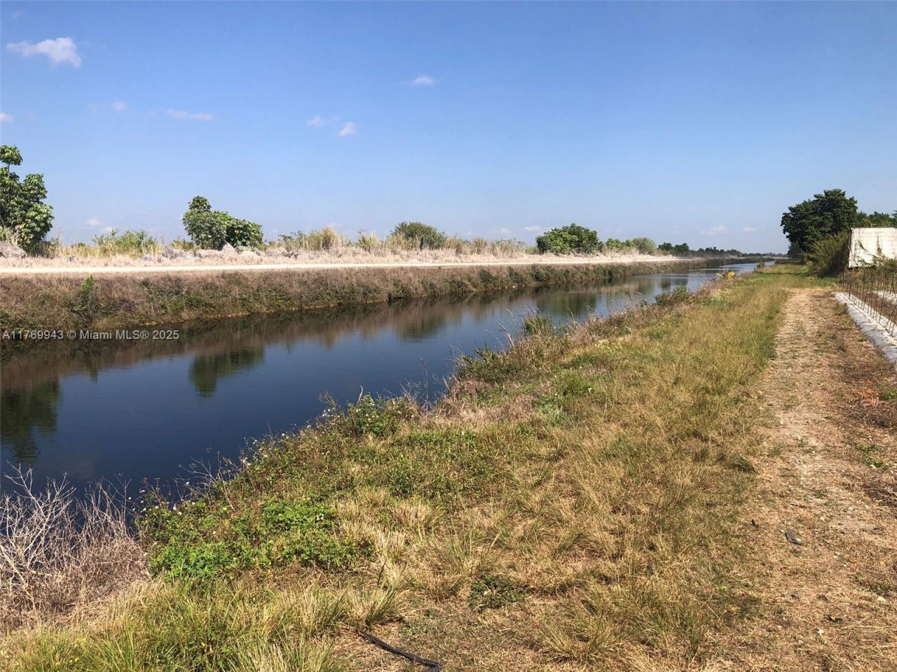 19550 SW 207 Ave, Miami, FL 33187 Photo