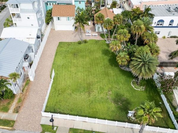 702 PASS A GRILLE WAY, ST PETE BEACH, FL 33706