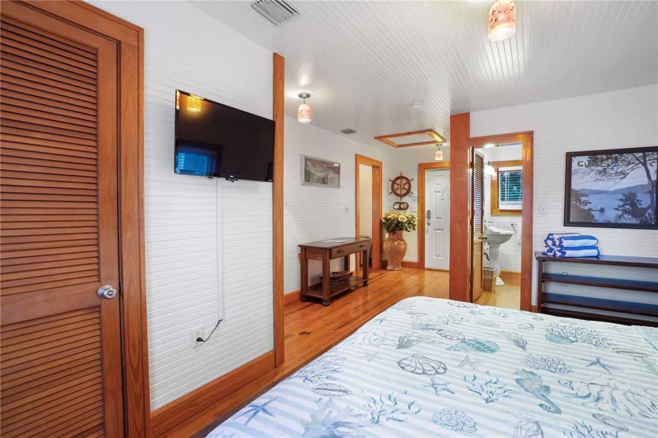 702 Pass A Grille Way, Saint Pete Beach, FL 33706 Photo