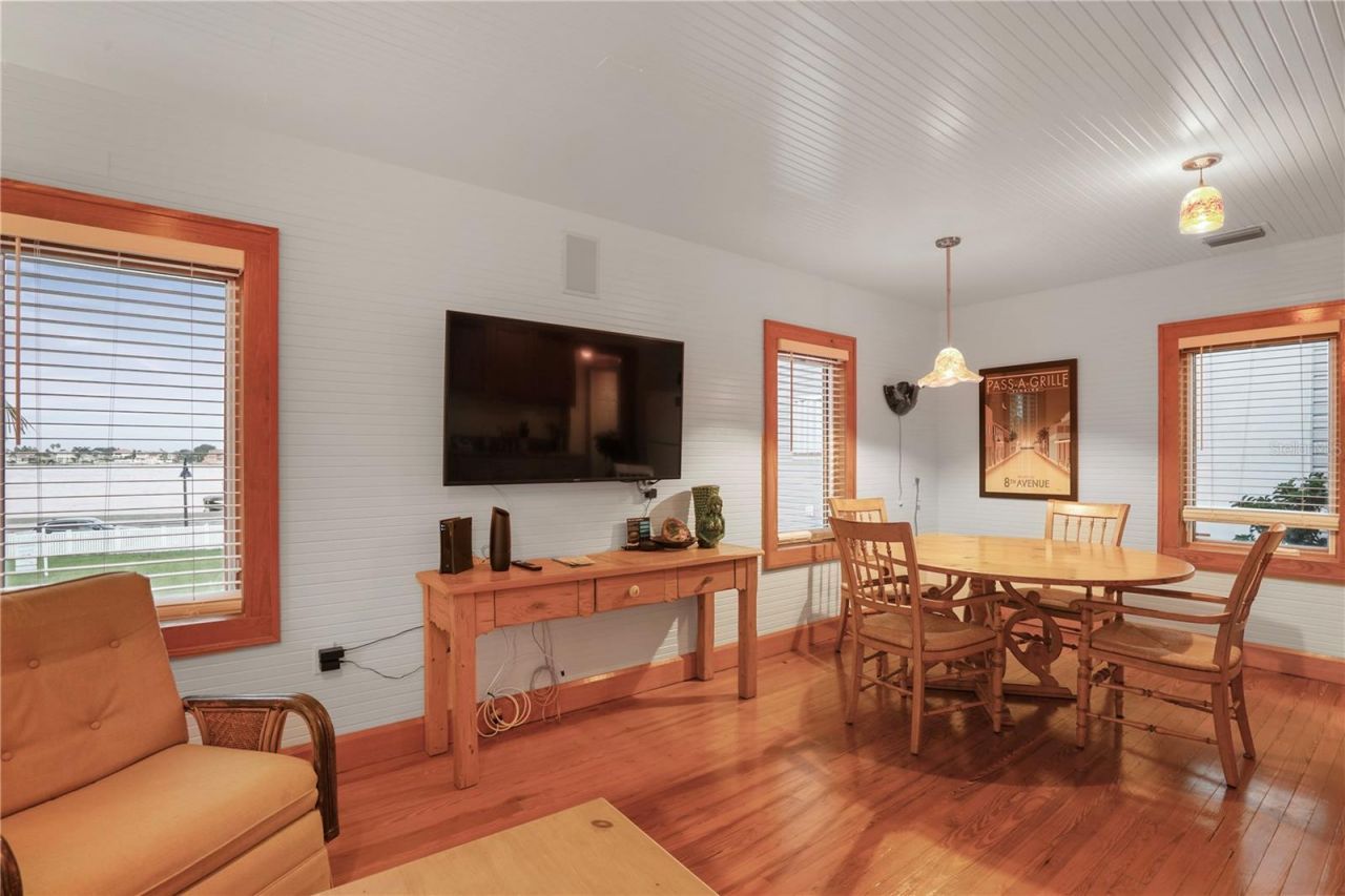 702 Pass A Grille Way, Saint Pete Beach, FL 33706 Photo