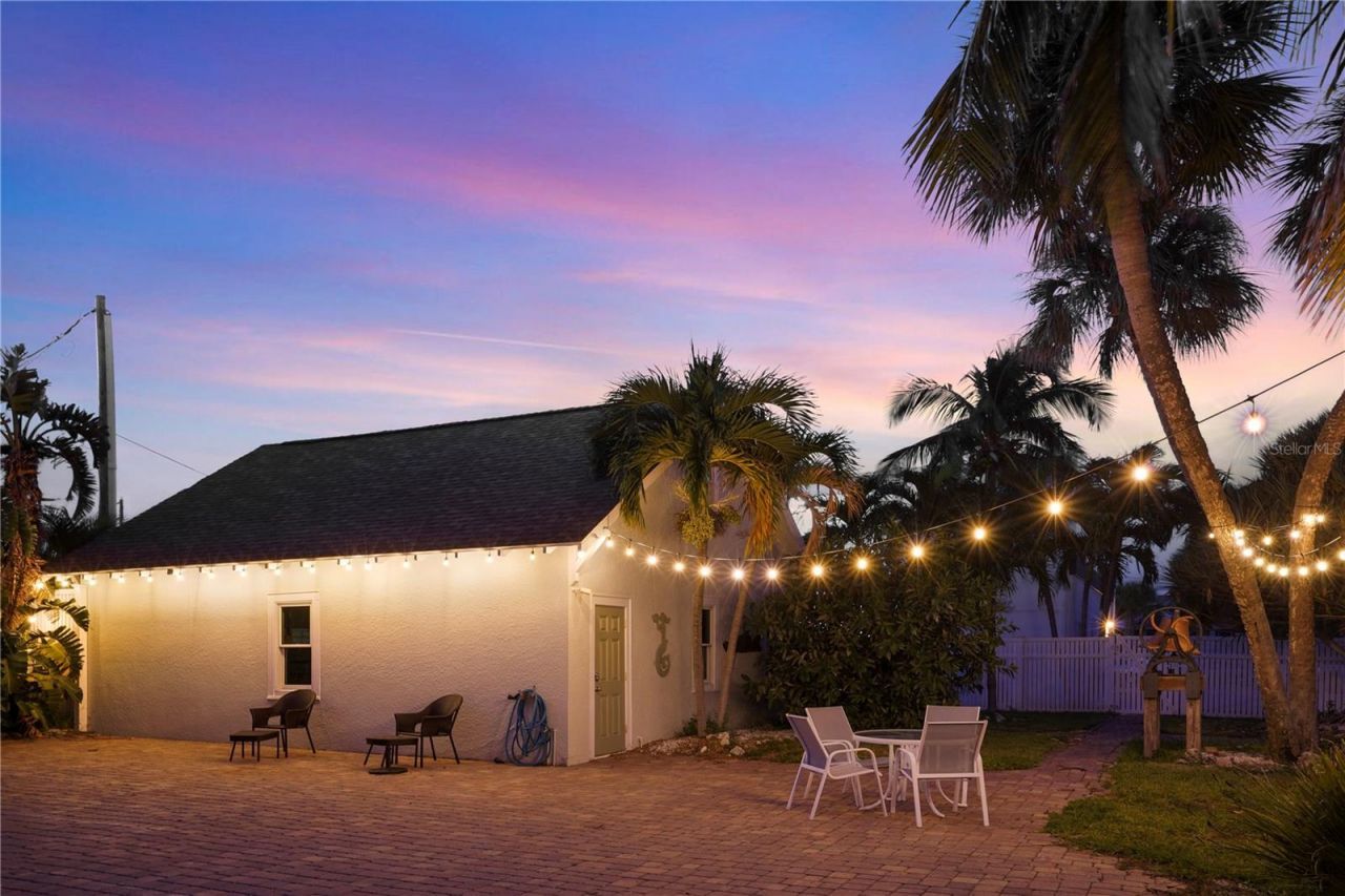 702 Pass A Grille Way, Saint Pete Beach, FL 33706 Photo