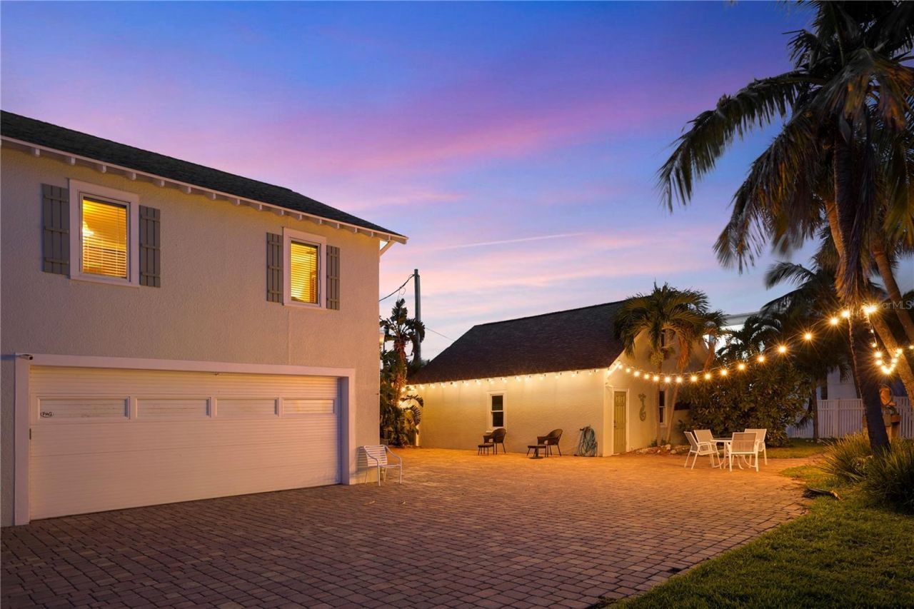 702 Pass A Grille Way, Saint Pete Beach, FL 33706 Photo