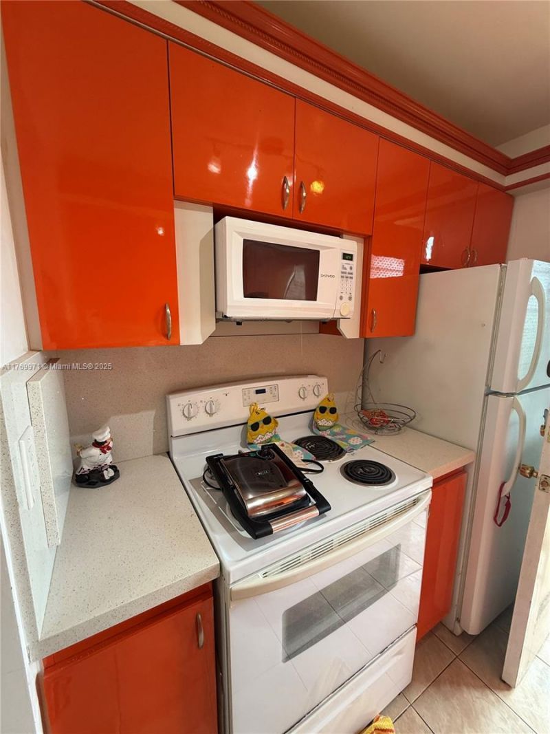 16790 NE 14th Ave, Unit 110, Miami, FL 33162 Photo