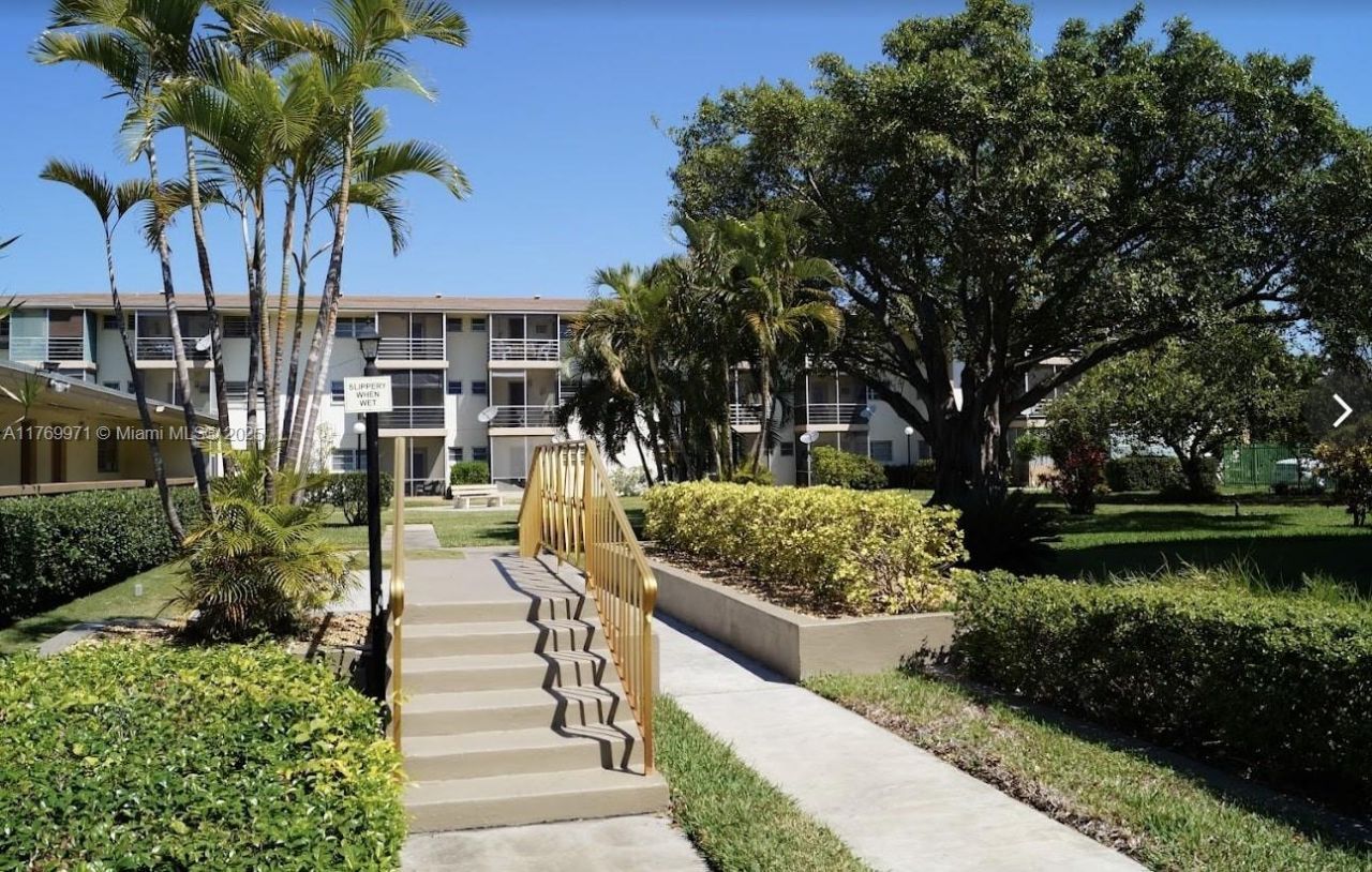 16790 NE 14th Ave, Unit 110, Miami, FL 33162 Photo