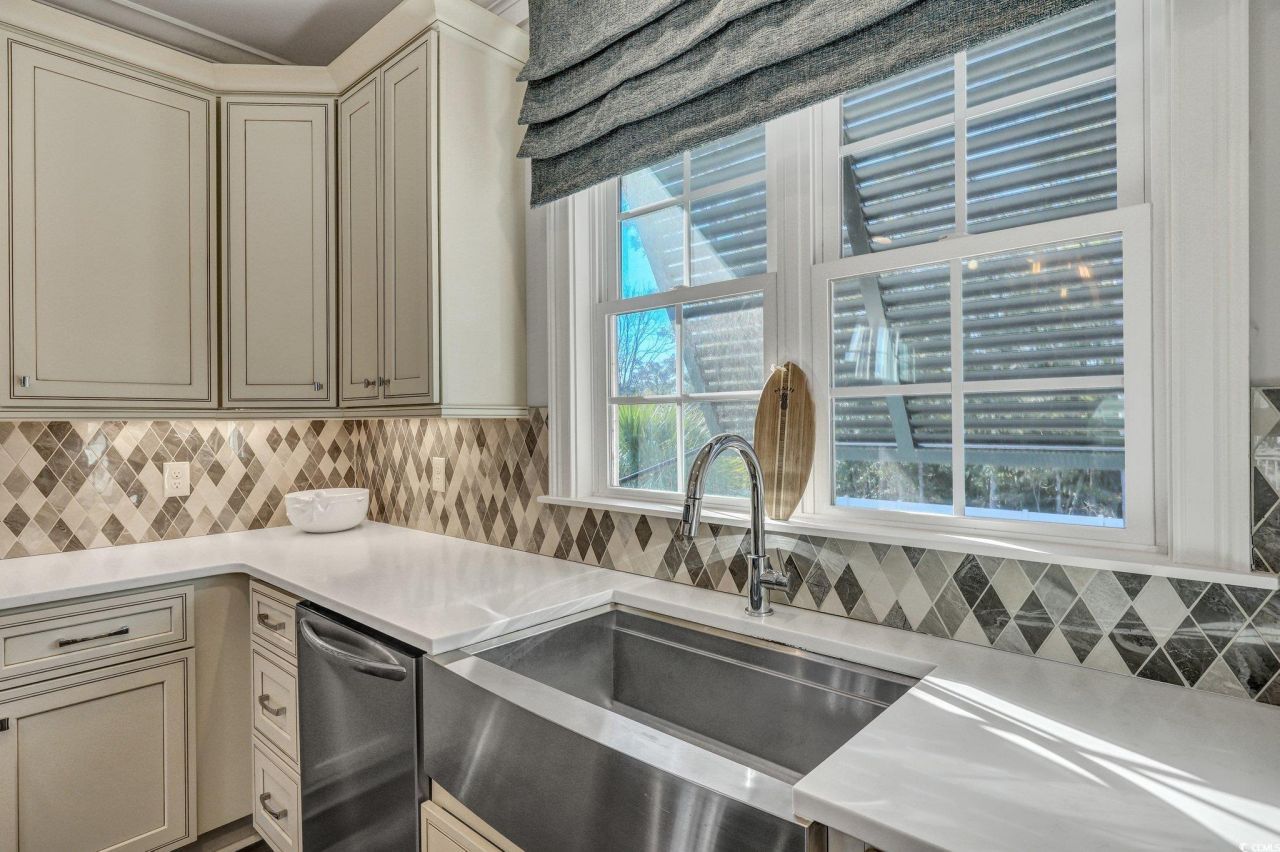 392 Eagle Pass Dr. Photo 10