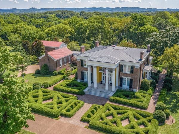 1711 Old Hillsboro Rd, Franklin, TN 37069