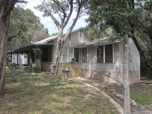 152 Cherokee Trail, Lakehills, TX 78063