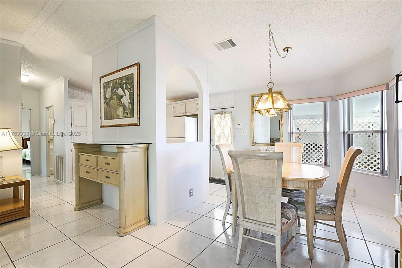 102 Lake Shore Dr, Pembroke Park, FL 33009 Photo