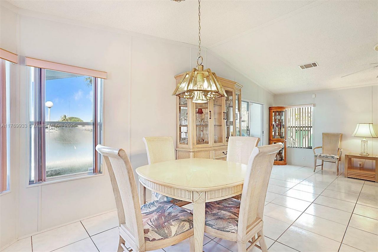 102 Lake Shore Dr, Pembroke Park, FL 33009 Photo