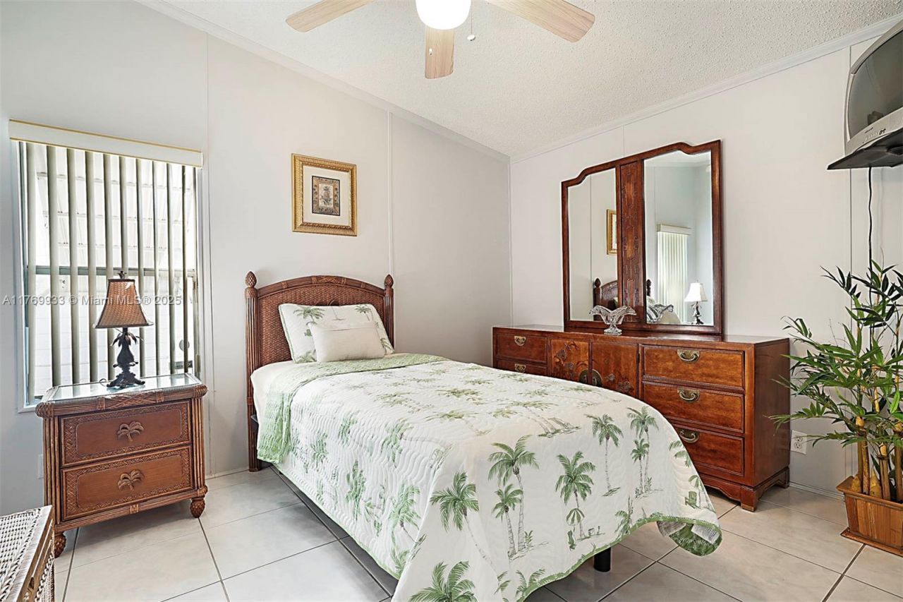 102 Lake Shore Dr, Pembroke Park, FL 33009 Photo