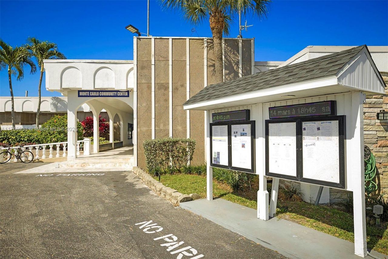 102 Lake Shore Dr, Pembroke Park, FL 33009 Photo