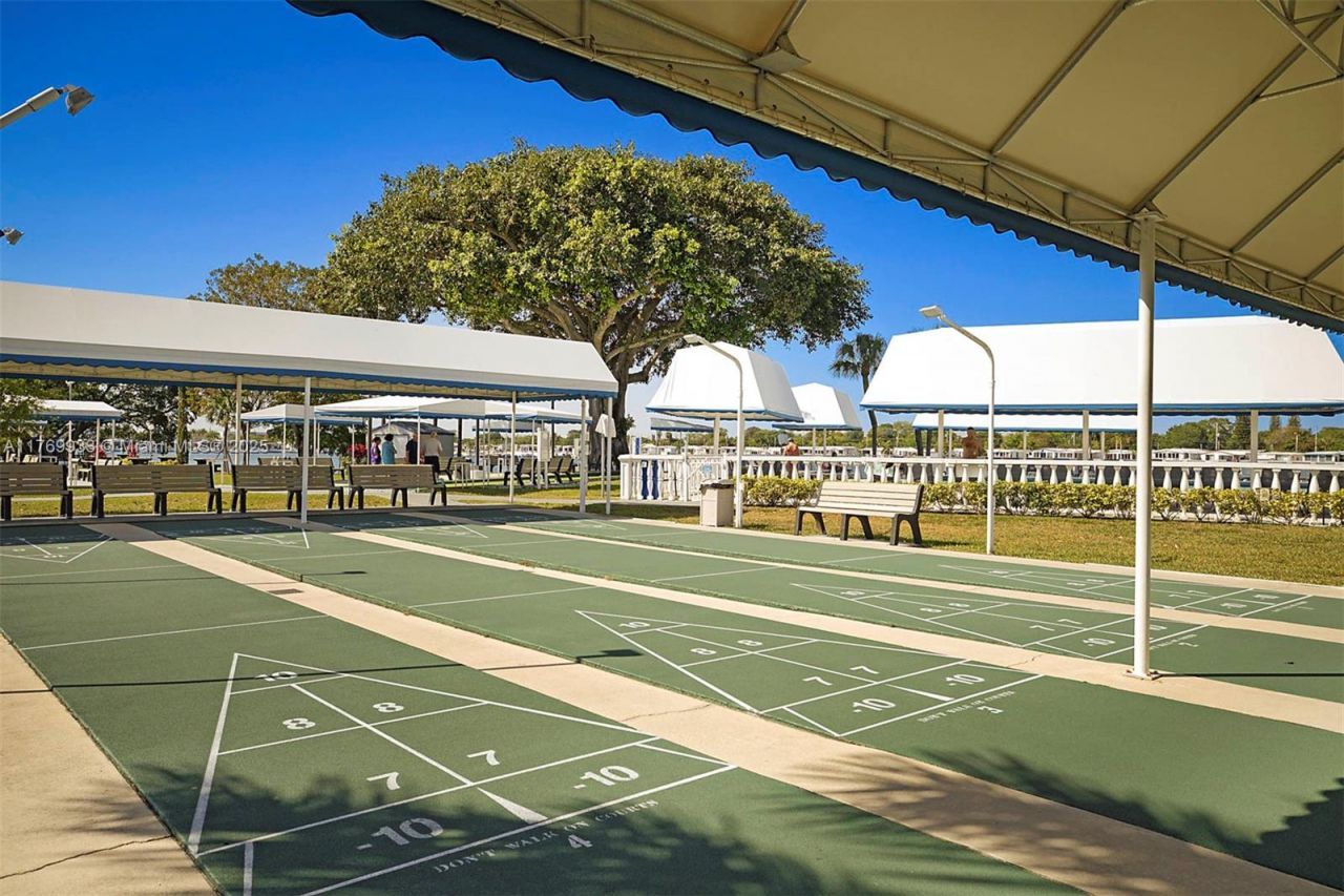 102 Lake Shore Dr, Pembroke Park, FL 33009 Photo