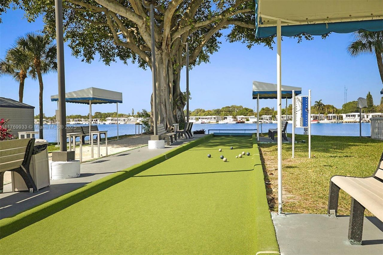 102 Lake Shore Dr, Pembroke Park, FL 33009 Photo