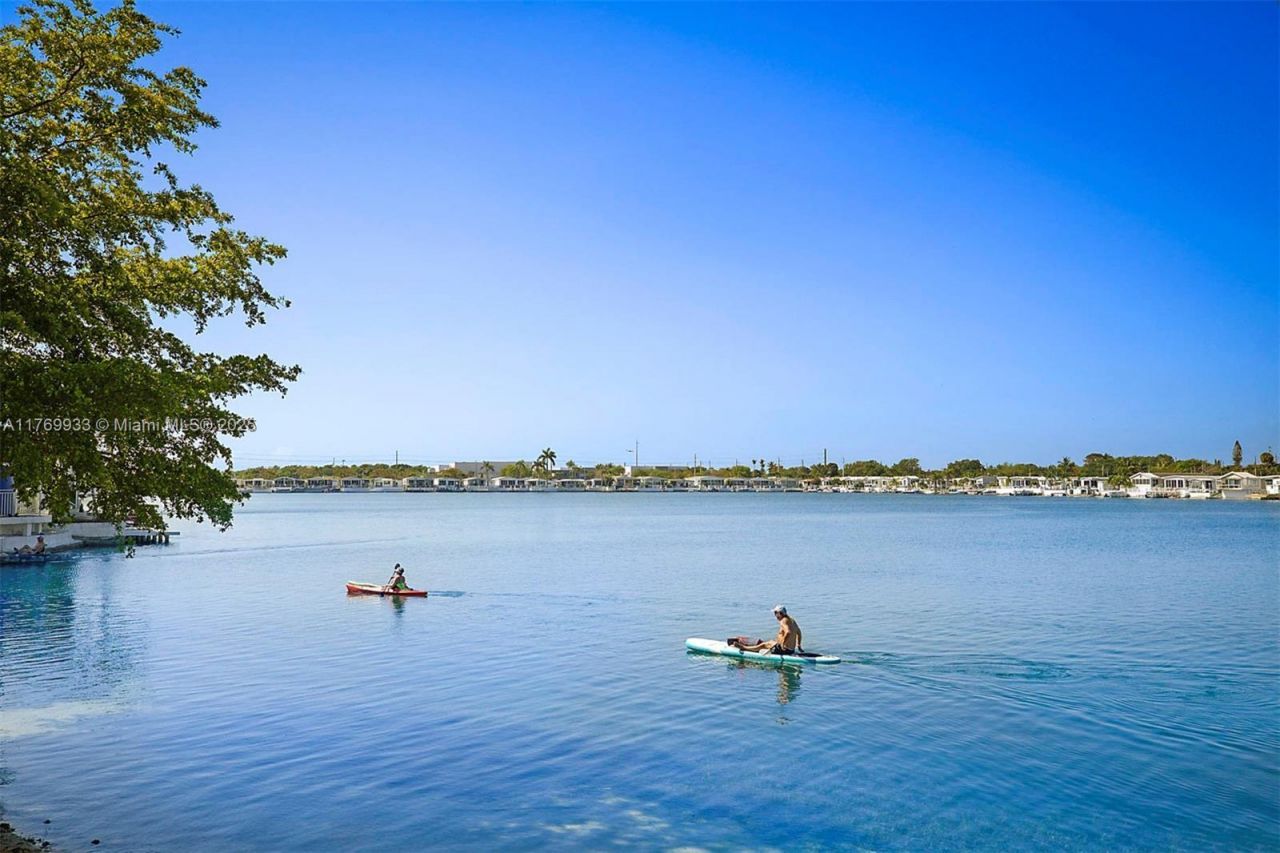102 Lake Shore Dr, Pembroke Park, FL 33009 Photo