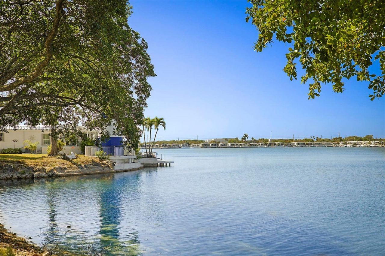 102 Lake Shore Dr, Pembroke Park, FL 33009 Photo