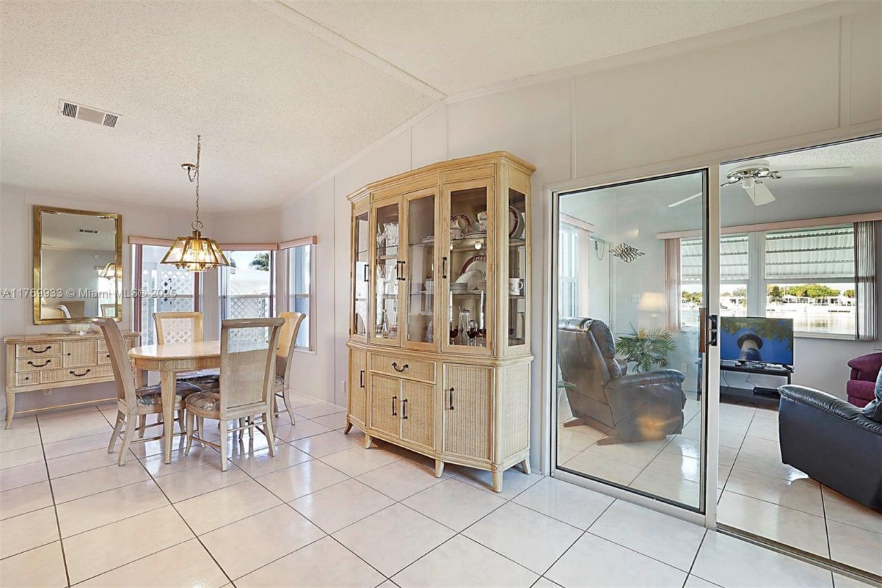 102 Lake Shore Dr, Pembroke Park, FL 33009 Photo