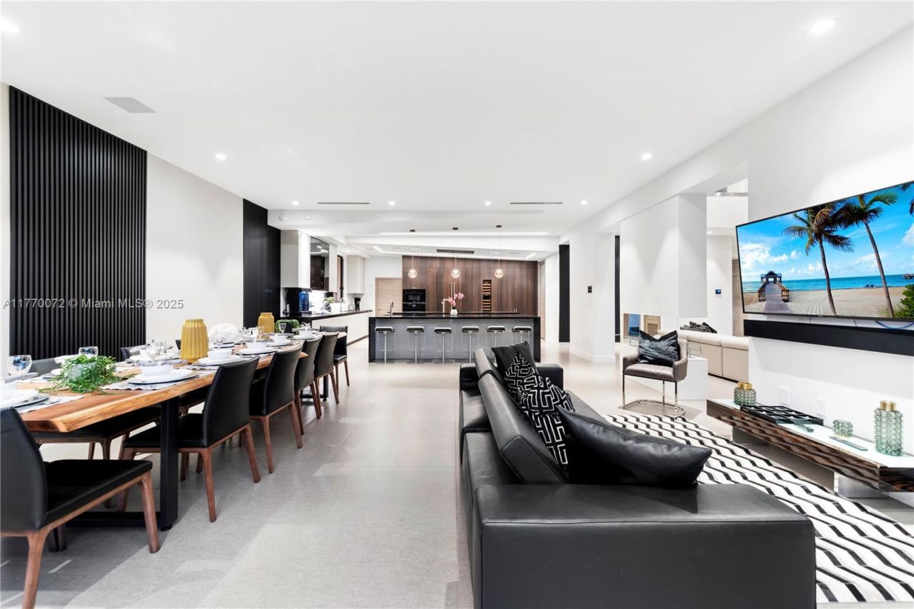 1400 Bayview Dr, Fort Lauderdale, FL 33304 Photo