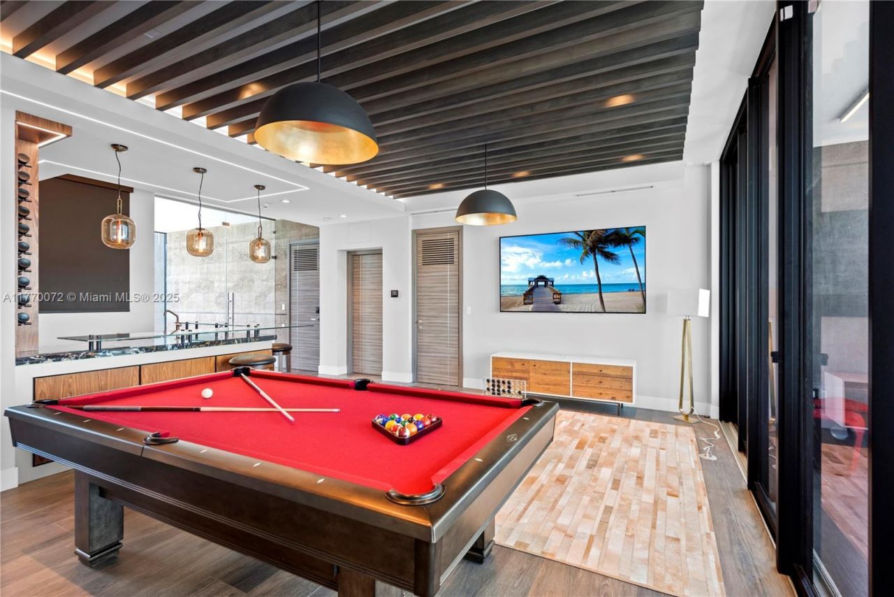 1400 Bayview Dr, Fort Lauderdale, FL 33304 Photo